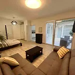 Luxury With Sauna And Terrace 公寓 蒙特卡蒂尼泰尔梅